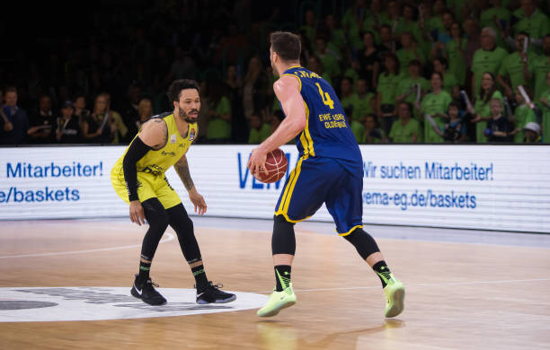 定胜负的关 定胜负的关